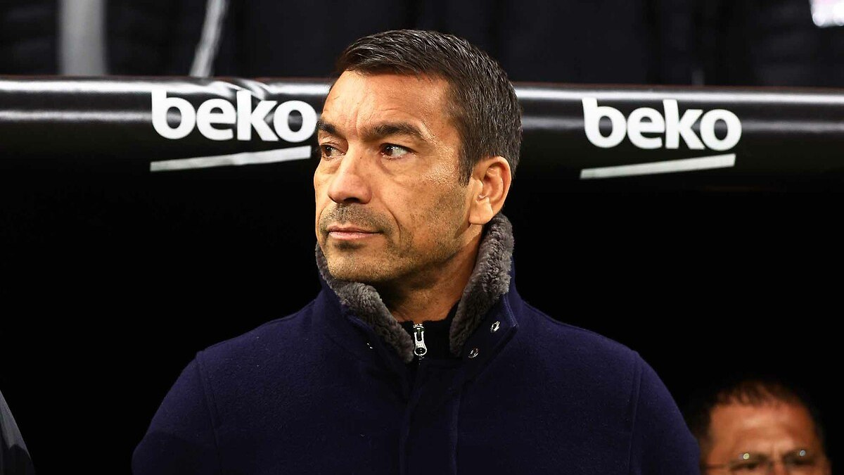 Giovanni van Bronckhorst’un idmanlarına futbolculardan ağır eleştiri