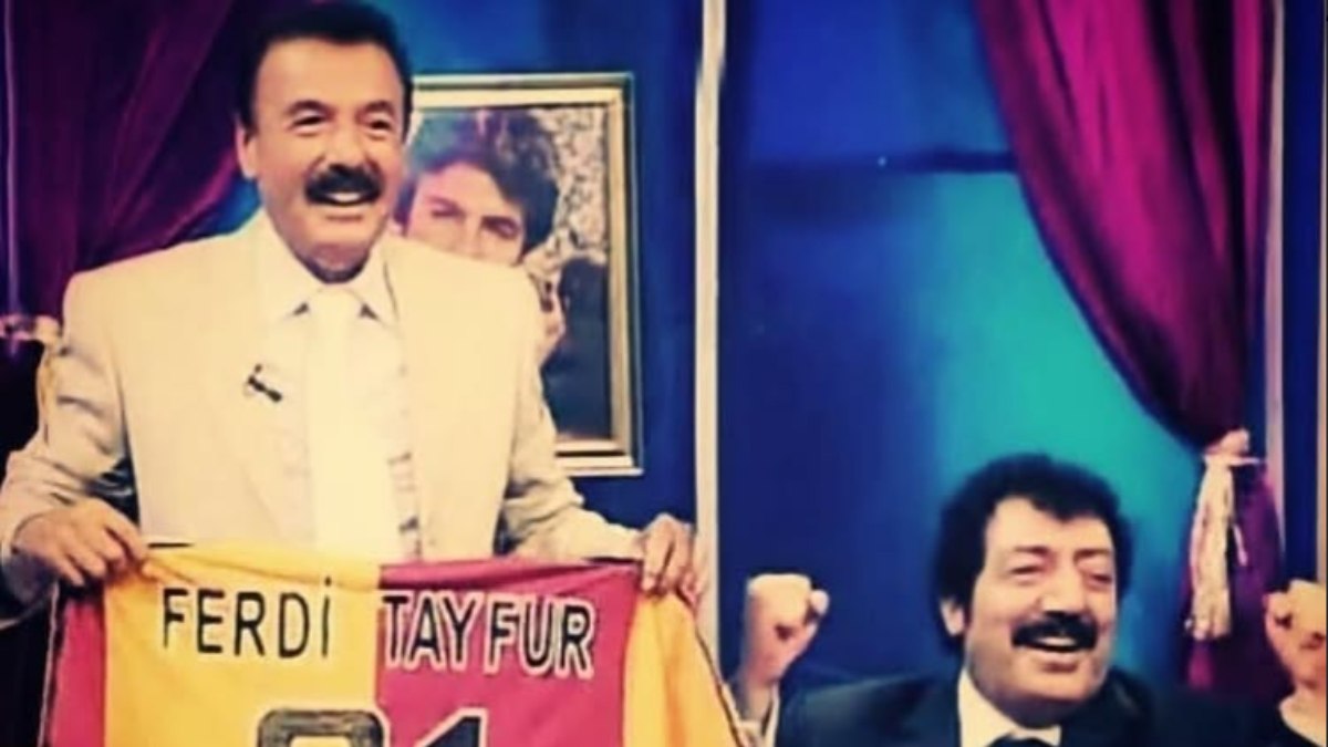 Müslüm Gürses’in Ferdi Tayfur’a Galatasaray forması verdiği anlar