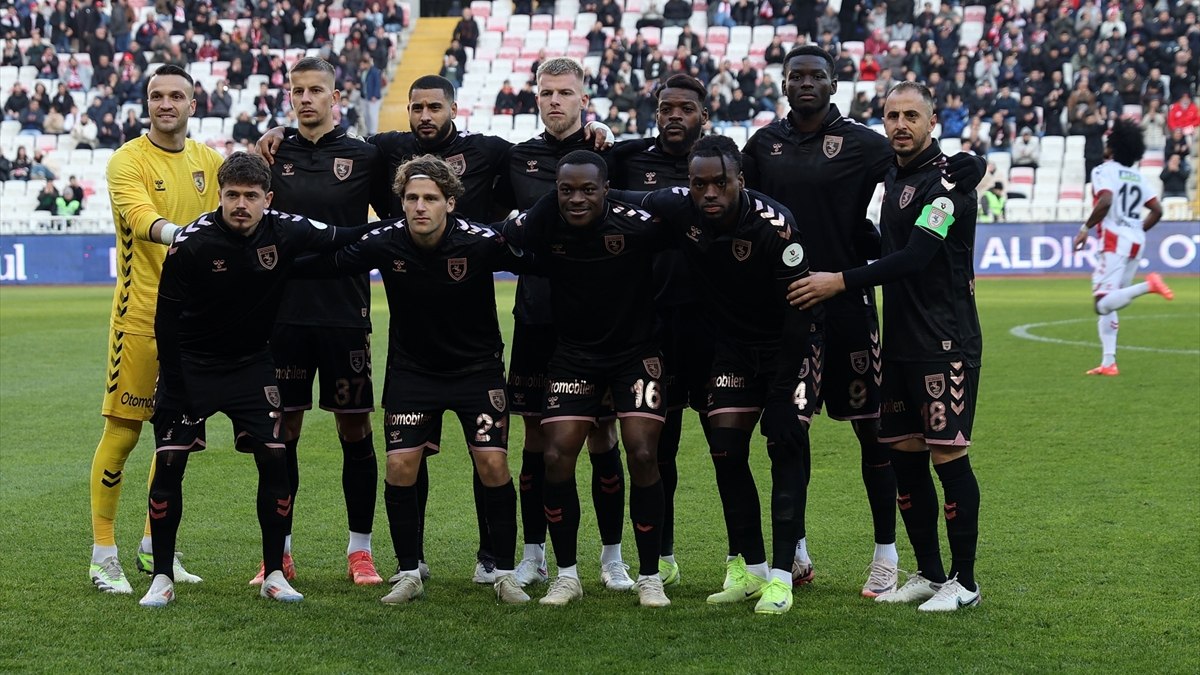 Samsunspor’dan kadro dışı kararı! 4 futbolcu Trabzonspor maçında yok